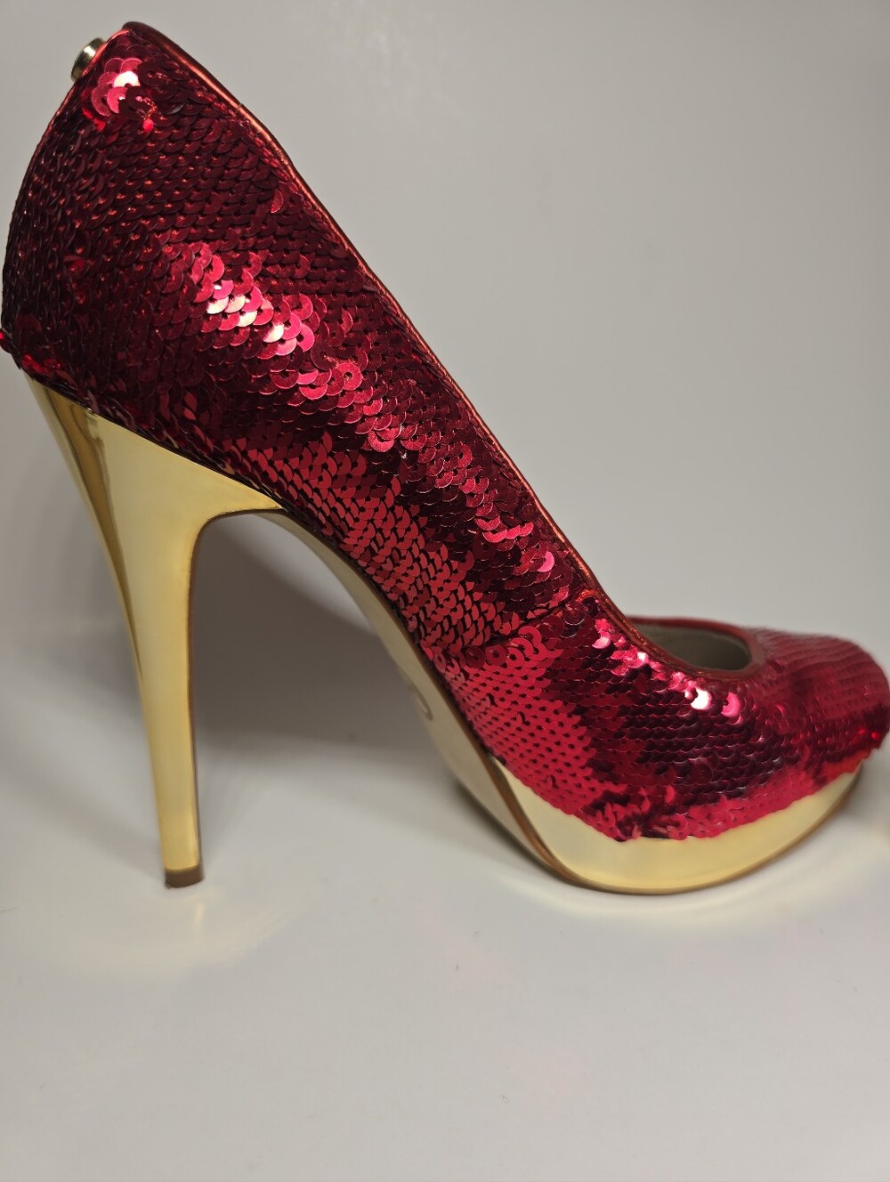 Micheal Kors Red Sequin Gold Platform Stilleto Slip On Pumps Shoes Size 7M